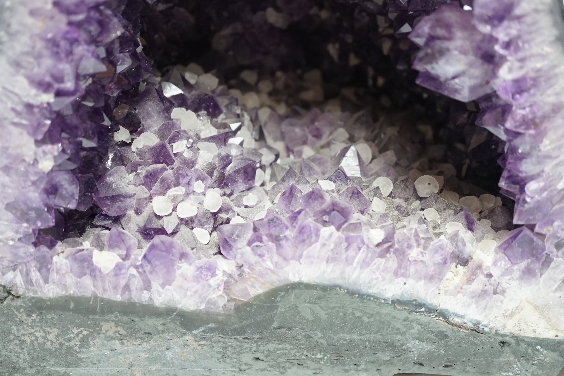A large amethyst geode, 34cm